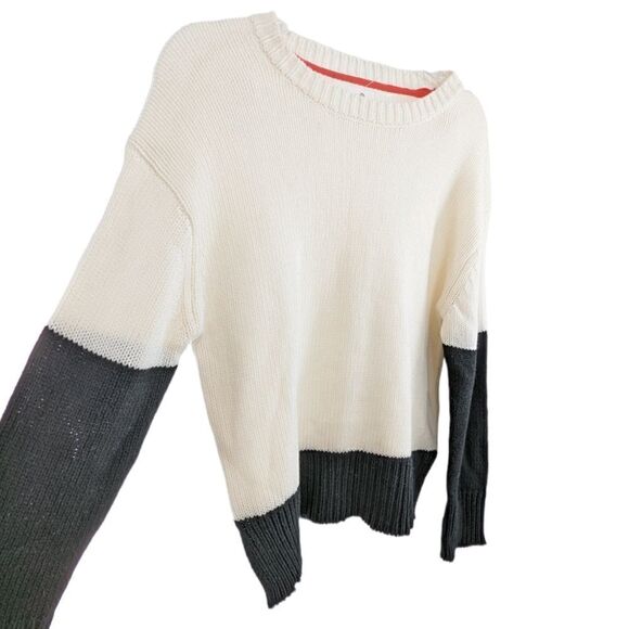 Sundry navy and white colorblock crewneck pullover w/ heart on sleeve medium - Picture 3 of 13